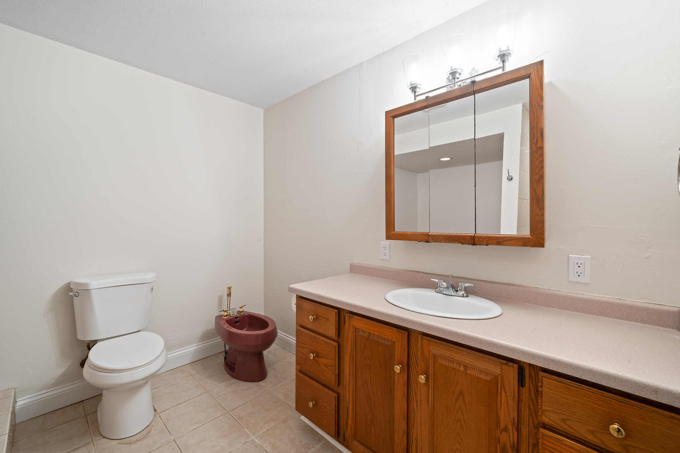 1018 Bonnie Brae Lane Lake Geneva, WI 53147 - Photo 38 of 64 Full Bath - LL