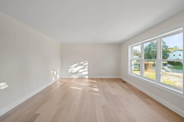 $3,000 | 1018 Bonnie Brae Lane, Lake Geneva, WI 53147