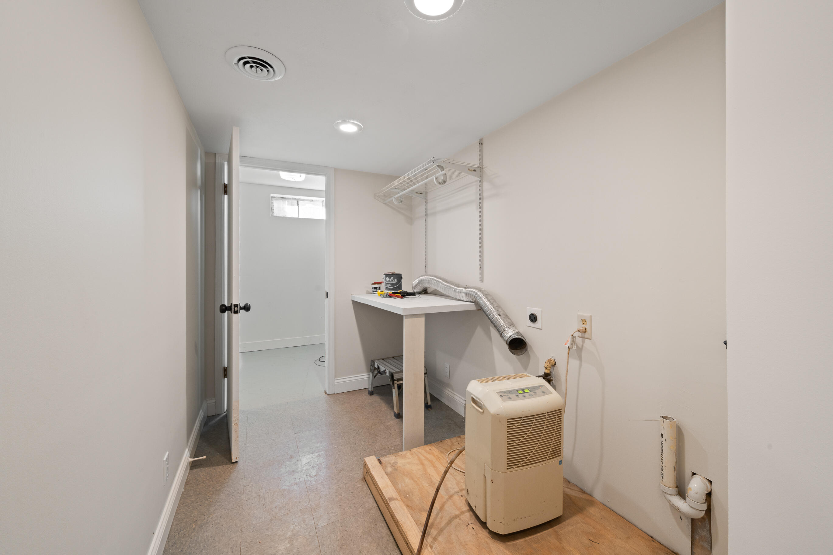 1018 Bonnie Brae Lane Lake Geneva, WI 53147 - Photo 44 of 64 Utility room