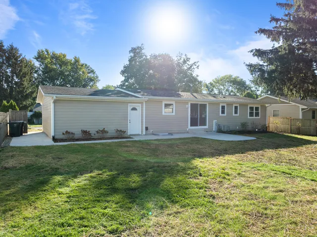 $3,000 | 1018 Bonnie Brae Lane, Lake Geneva, WI 53147