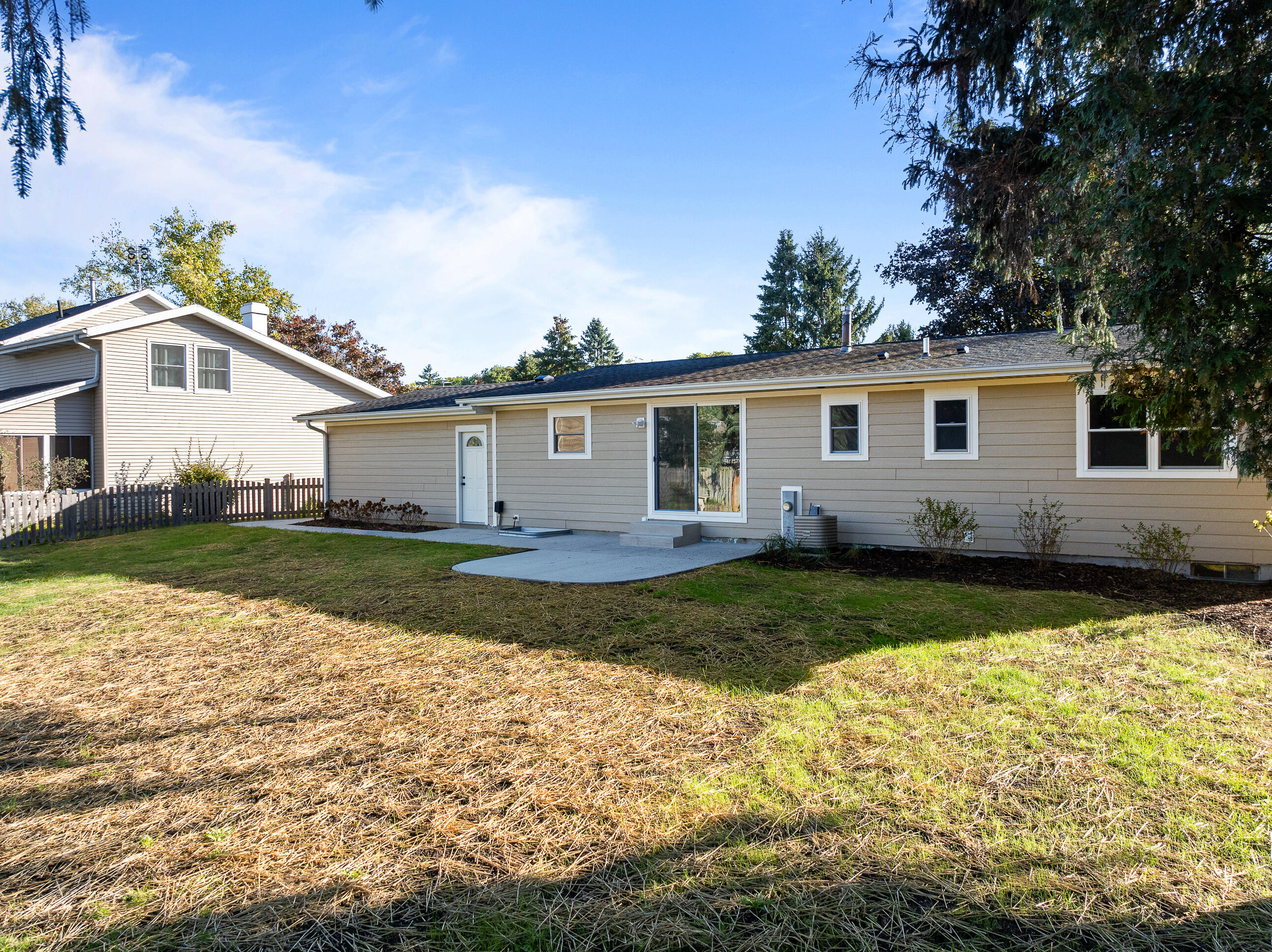 1018 Bonnie Brae Lane Lake Geneva, WI 53147 - Photo 50 of 64 Back view of home