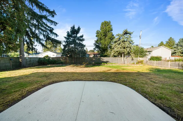 $3,000 | 1018 Bonnie Brae Lane, Lake Geneva, WI 53147