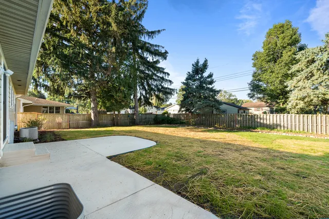 $3,000 | 1018 Bonnie Brae Lane, Lake Geneva, WI 53147