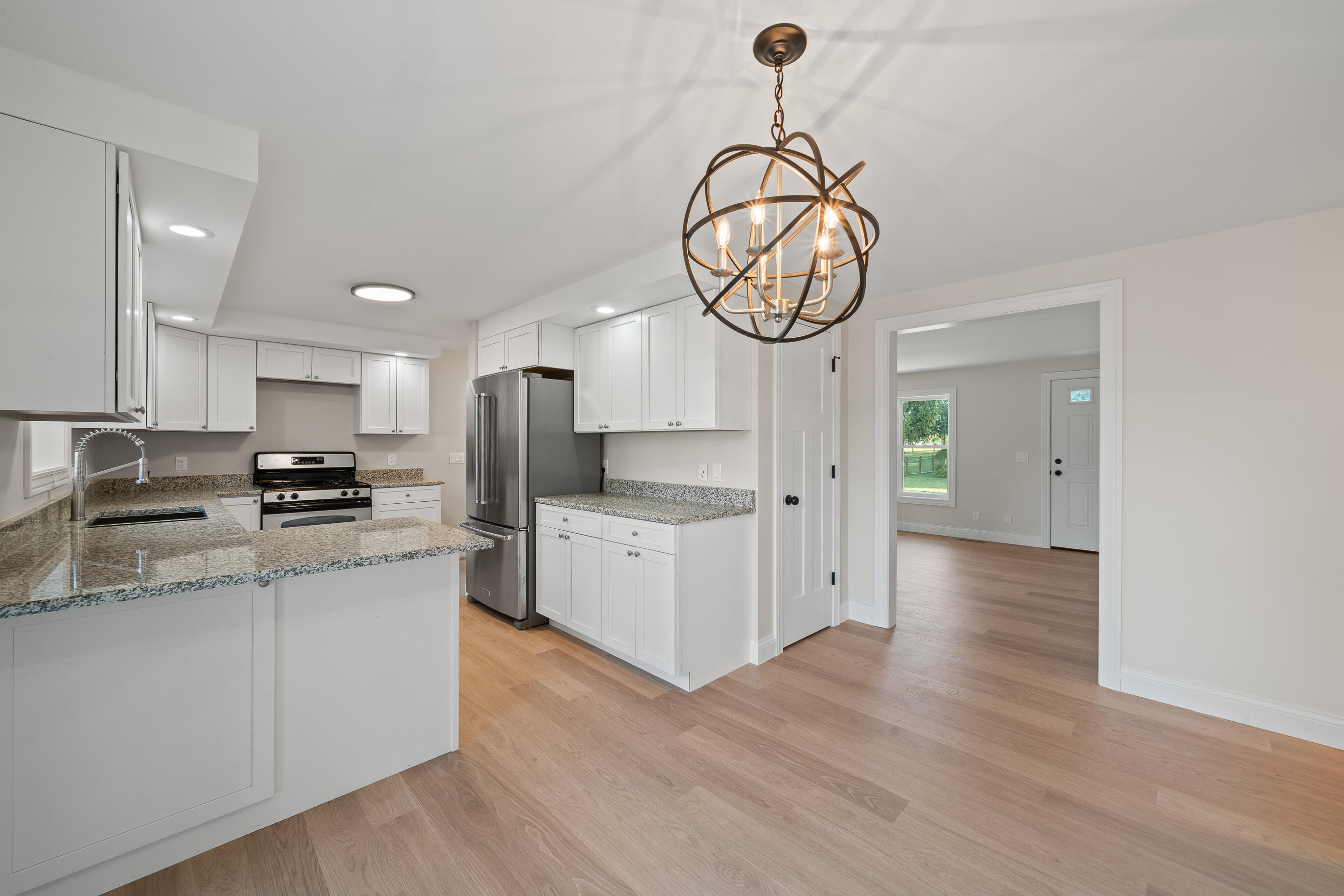 1018 Bonnie Brae Lane Lake Geneva, WI 53147 - Photo 7 of 64 Dining / Kitchen