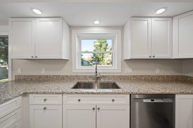 $3,000 | 1018 Bonnie Brae Lane, Lake Geneva, WI 53147