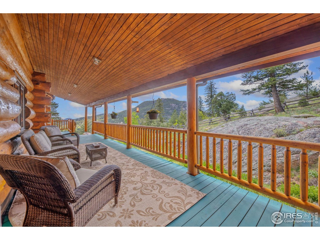 95 Choctaw Road Lyons, CO 80540 - Photo 7 of 40 a view of sitting area in balcony