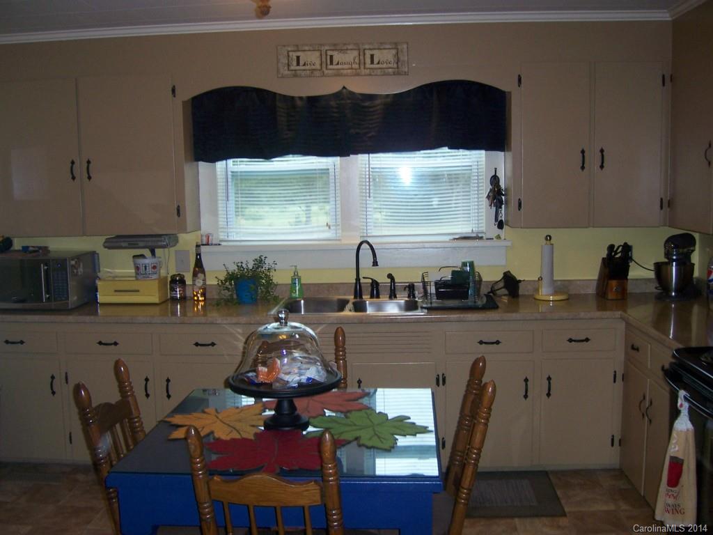 1355 Philbeck Road York, SC 29745 - Photo 7 of 10
