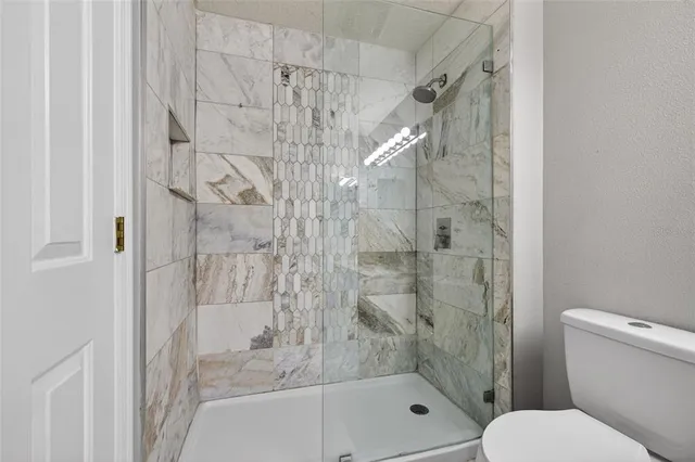 $2,000 | 12343 Country White Circle, Tampa, FL 33635