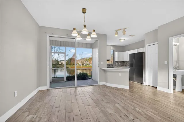 $2,000 | 12343 Country White Circle, Tampa, FL 33635