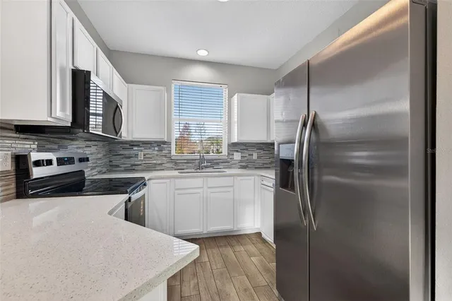 $2,000 | 12343 Country White Circle, Tampa, FL 33635