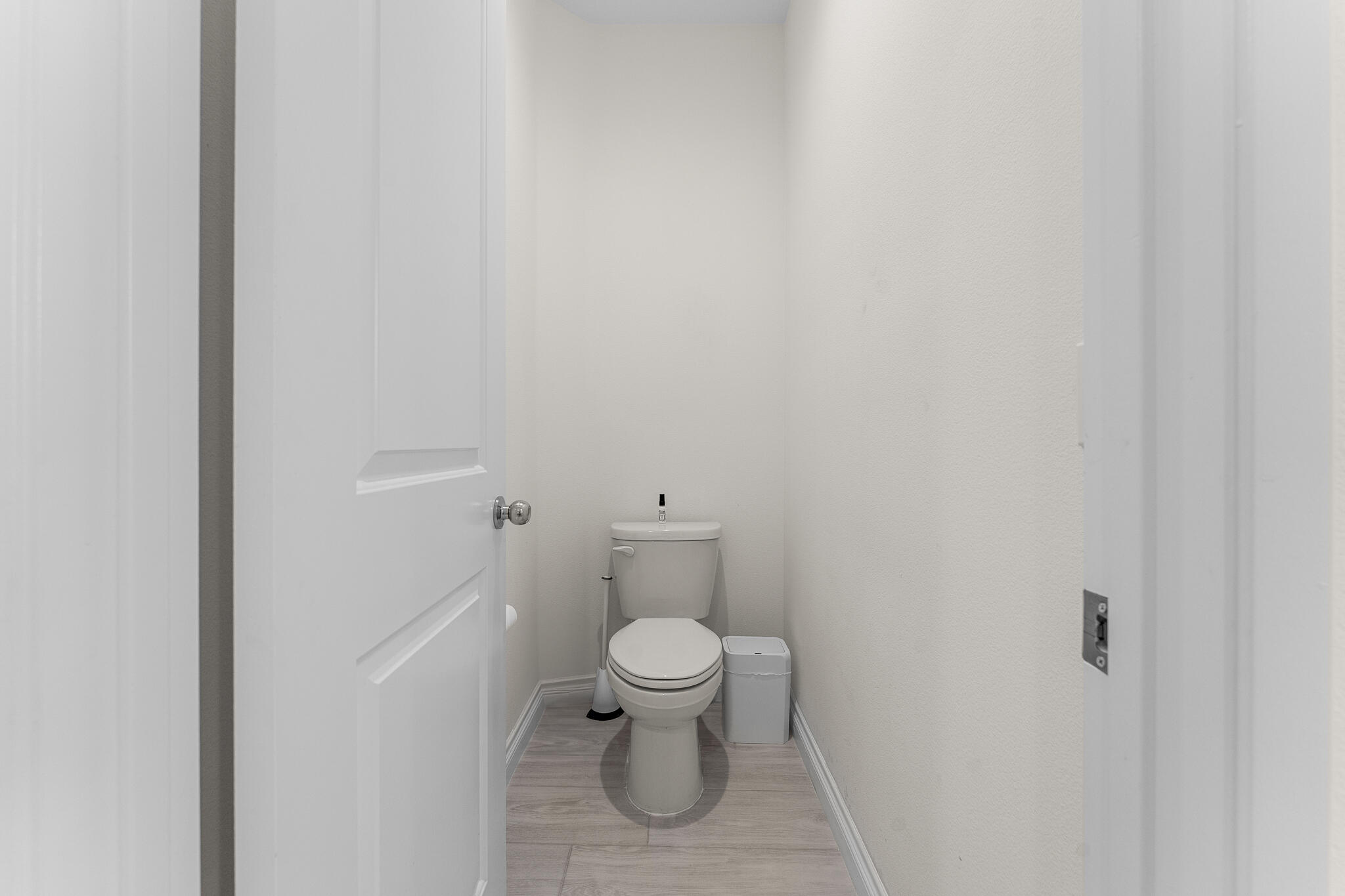 84458 Calle Larriva Coachella, CA 92236 - Photo 25 of 43 a bathroom with a toilet and a sink