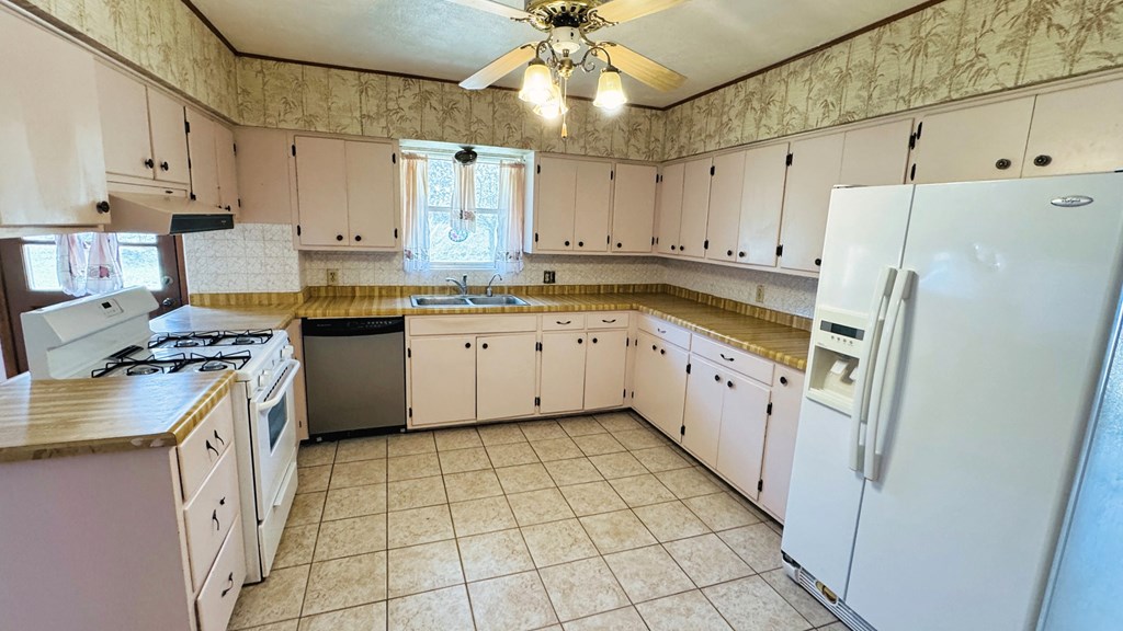 235 Indian Creek Road Ingram, TX 78025 - Photo 9 of 29
