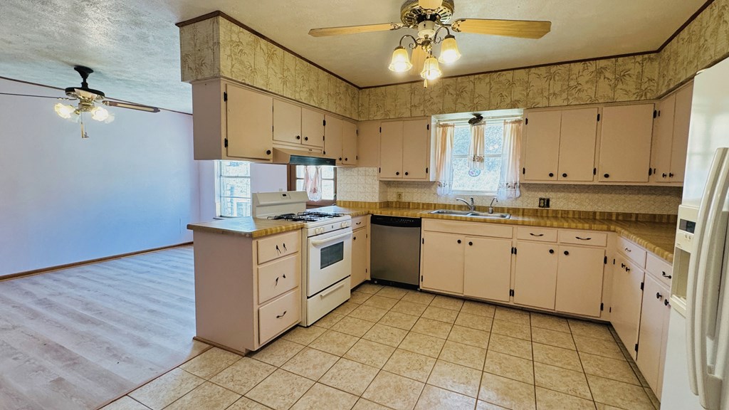 235 Indian Creek Road Ingram, TX 78025 - Photo 10 of 29