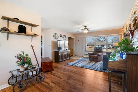 $399,900 | 345 Maricopa Lane, Hoffman Estates, IL 60169