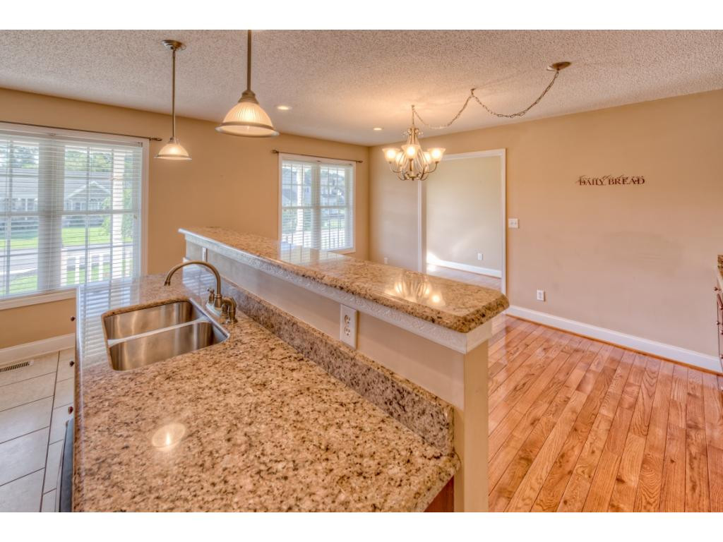 114 Harvest Road Bristol, VA 24201 - Photo 5 of 32 Photo 5