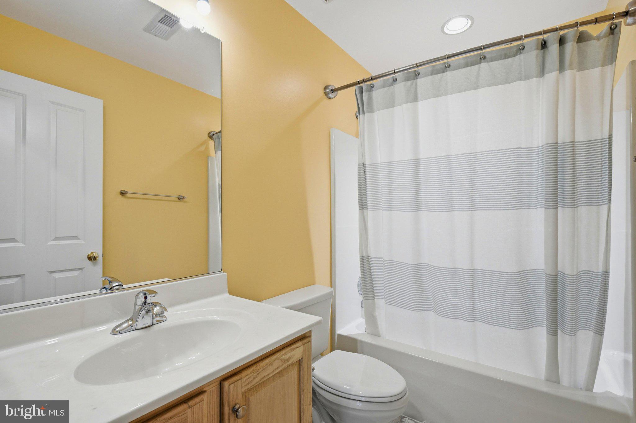 8705 Timber Oak Lane Laurel, MD 20723 - Photo 45 of 60 Full Bathroom