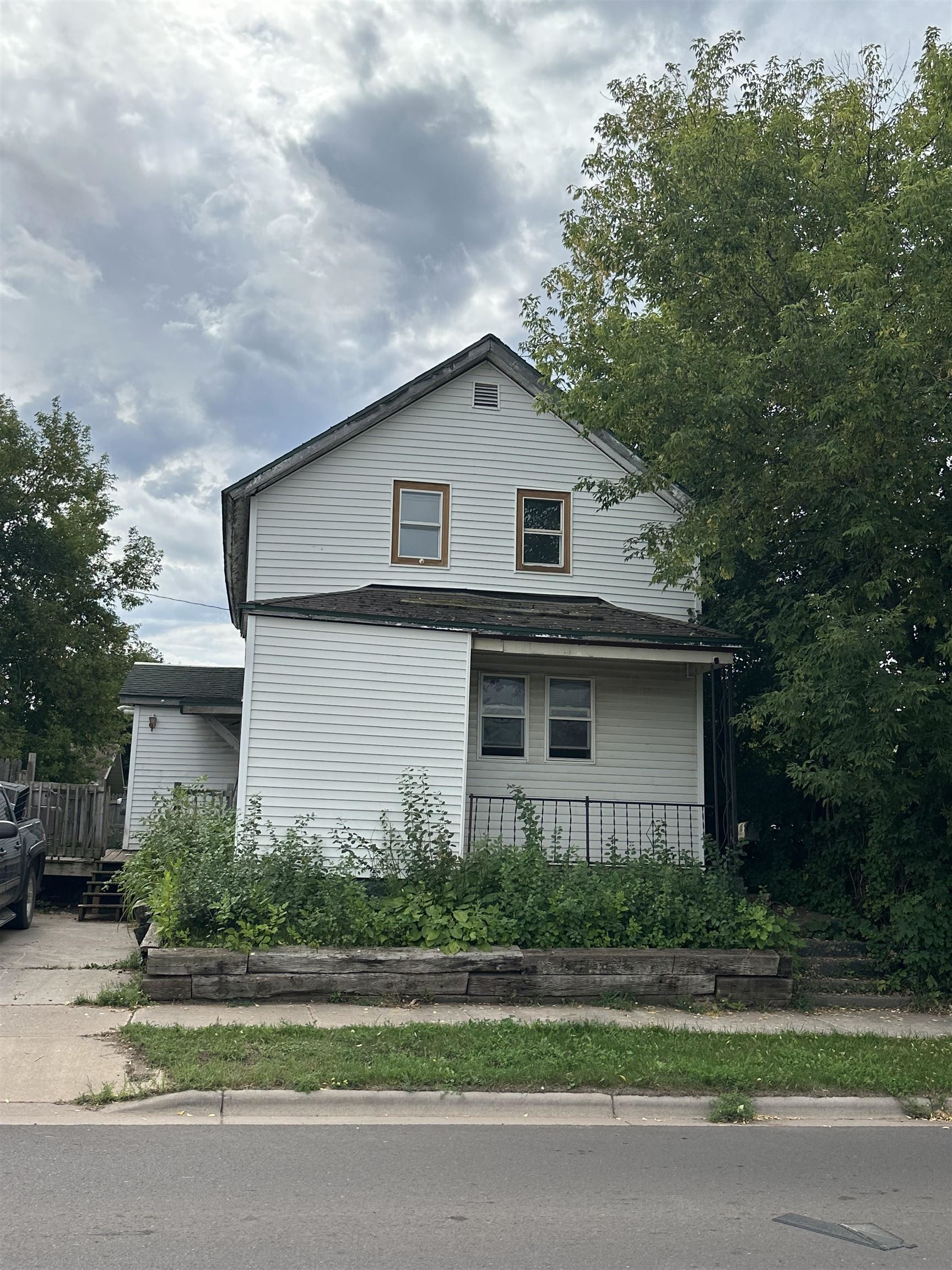 View of home's exterior