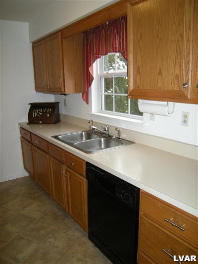 103 East George Street Emmaus, PA 18049 - Photo 4 of 17 Gallery Image 4