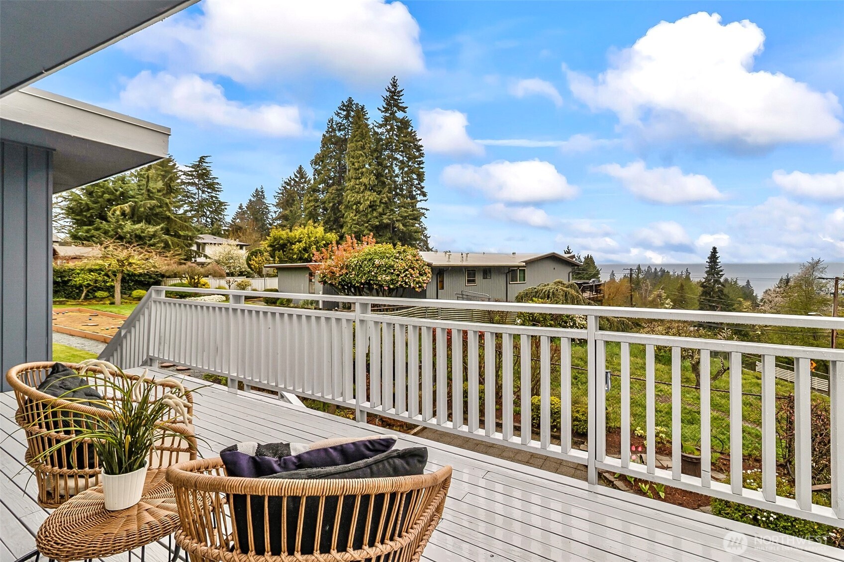 18215 3rd Place Southwest Normandy Park, WA 98166 - Photo 20 of 35