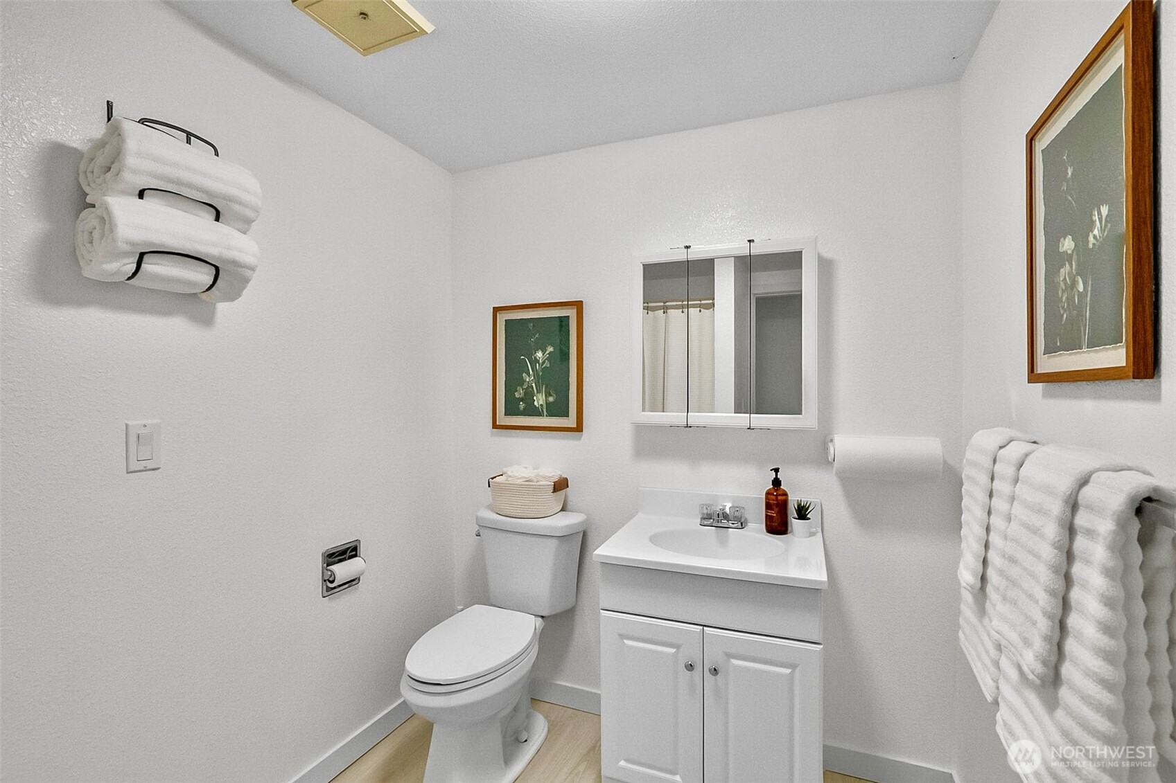 18215 3rd Place Southwest Normandy Park, WA 98166 - Photo 24 of 35