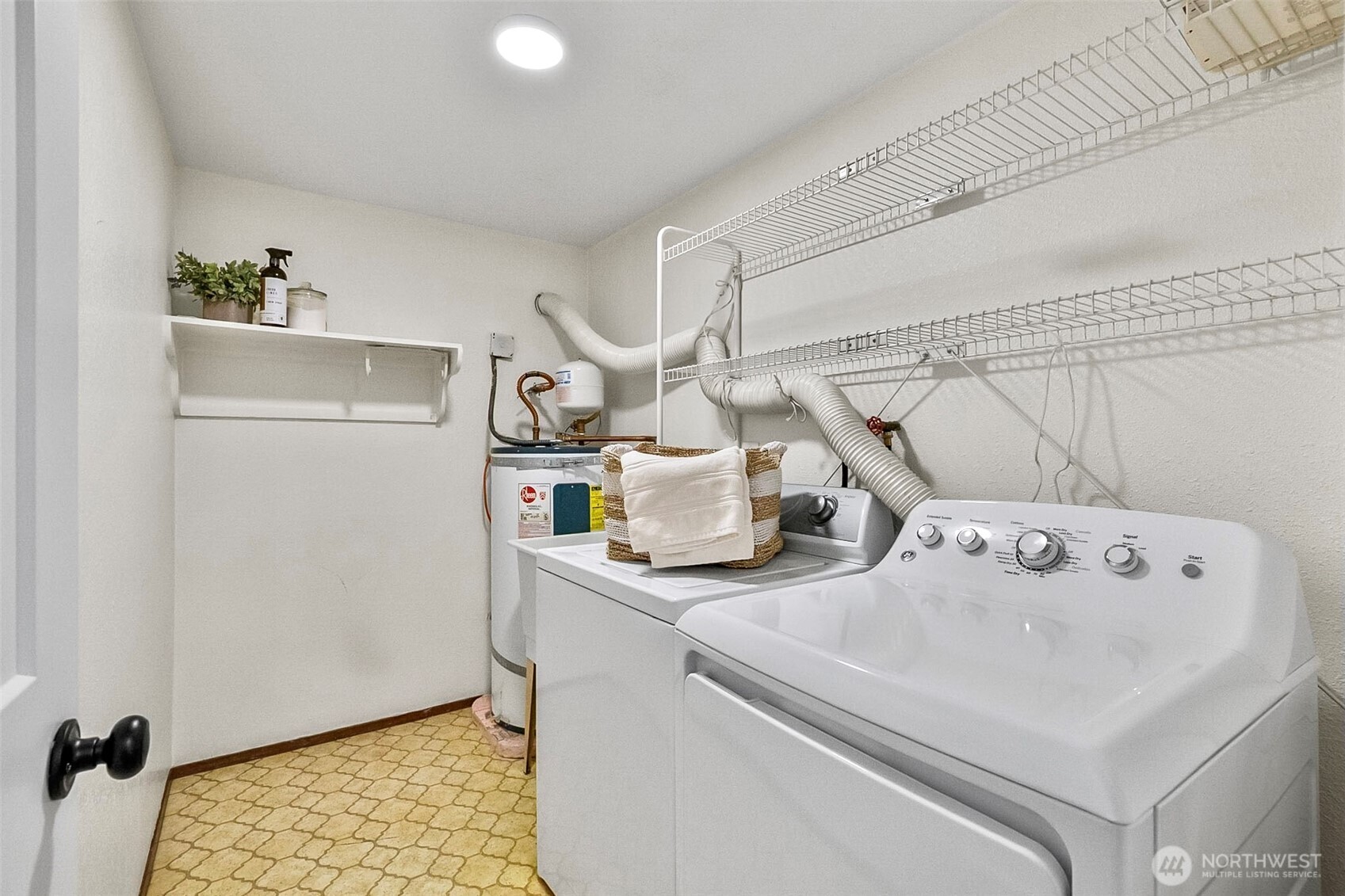 18215 3rd Place Southwest Normandy Park, WA 98166 - Photo 32 of 35