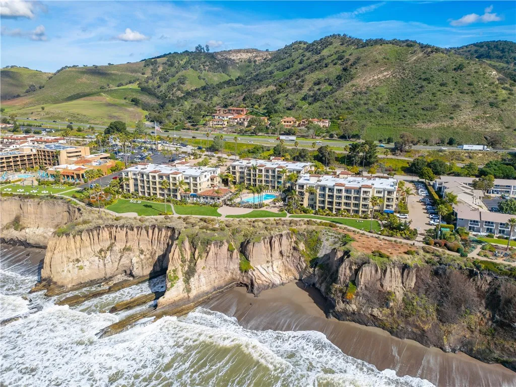 2727 Shell Beach Road Pismo Beach, CA 93449 - Photo 34 of 44 a view of a city