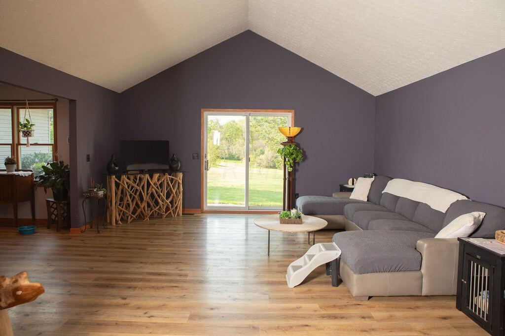 8857 Ringgold Fairfield Road Circleville, OH 43113 - Photo 5 of 36 living room