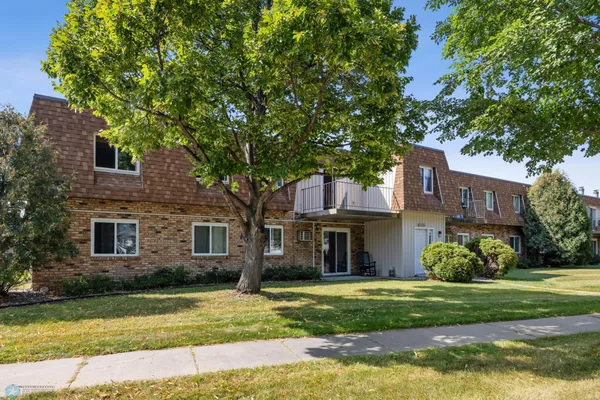 $168,000 | 2320 20th Avenue South, Unit 7, Fargo, ND 58103