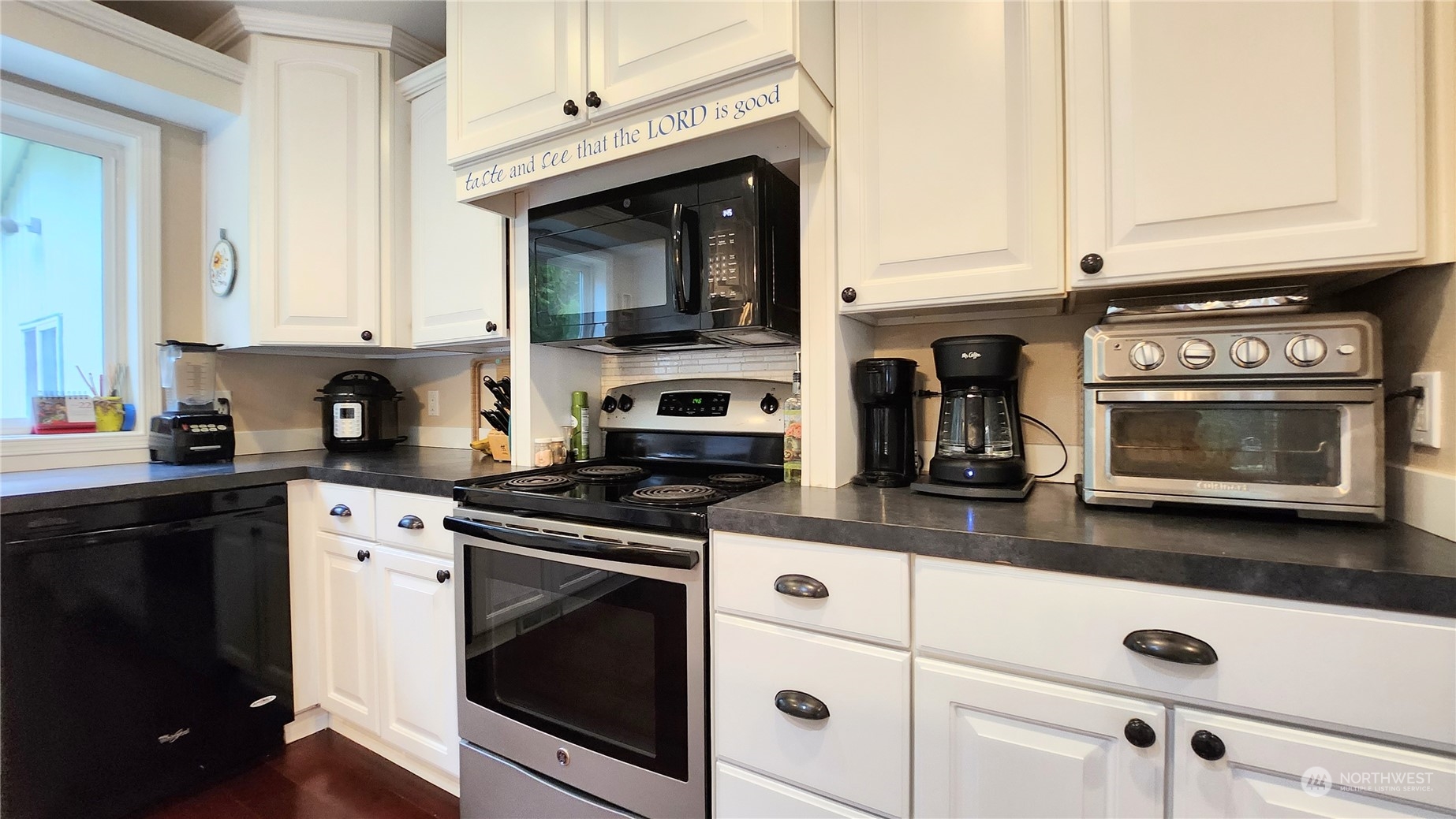300 Dan Kelly Road Port Angeles, WA 98363 - Photo 14 of 39 Gallery Image 14