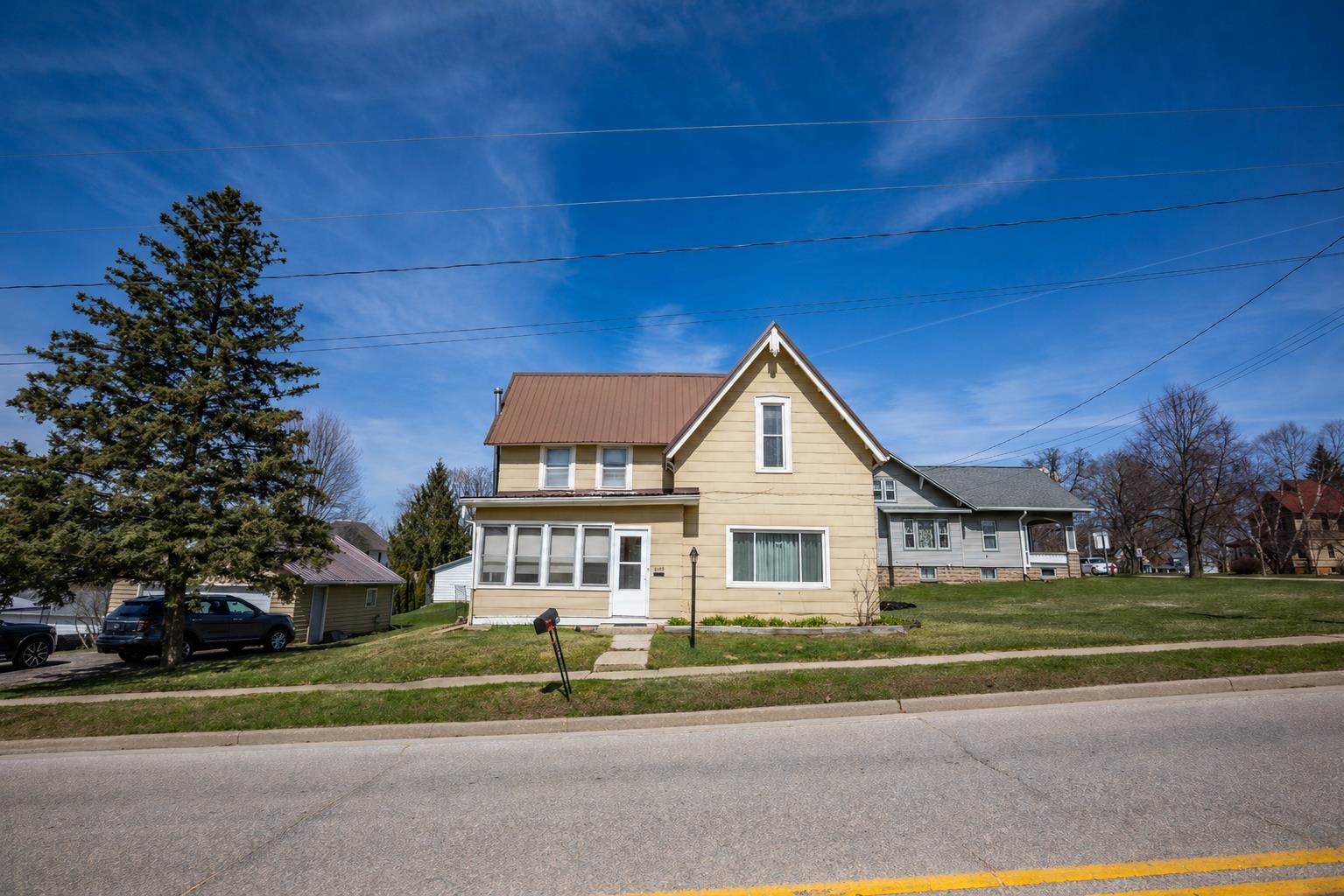 705 Fountain Street Mineral Point, WI 53565 - Photo 2 of 38