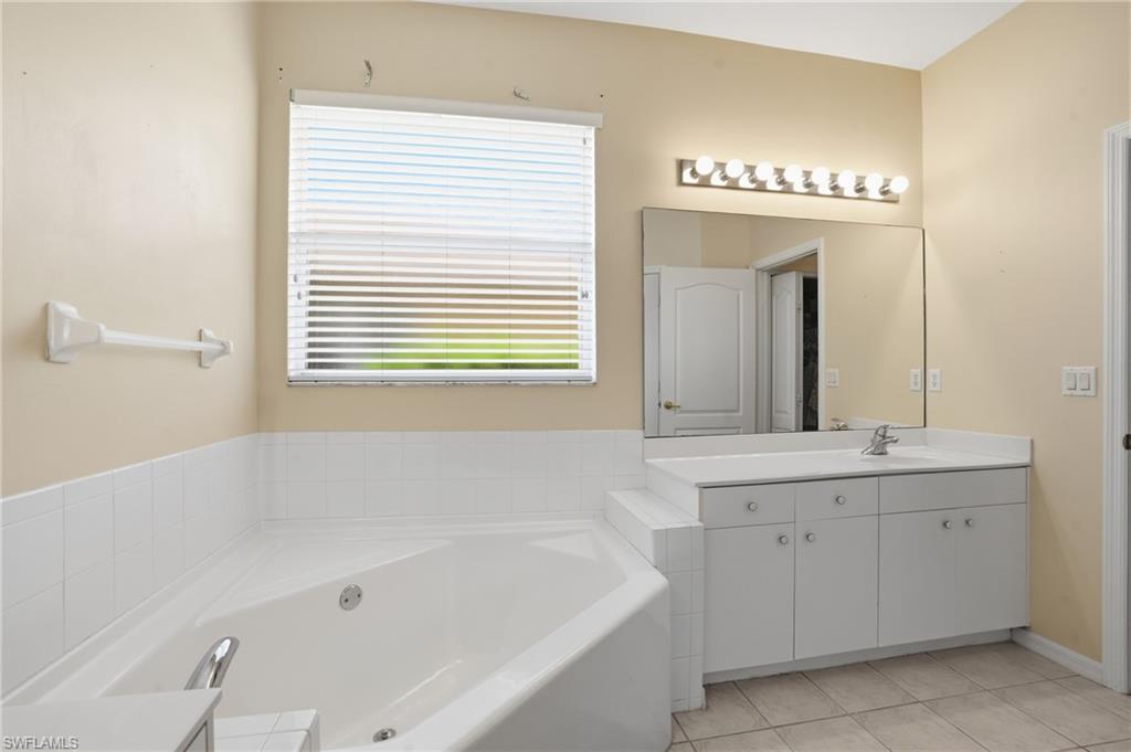 12565 Stone Valley Loop Fort Myers, FL 33913 - Photo 24 of 39