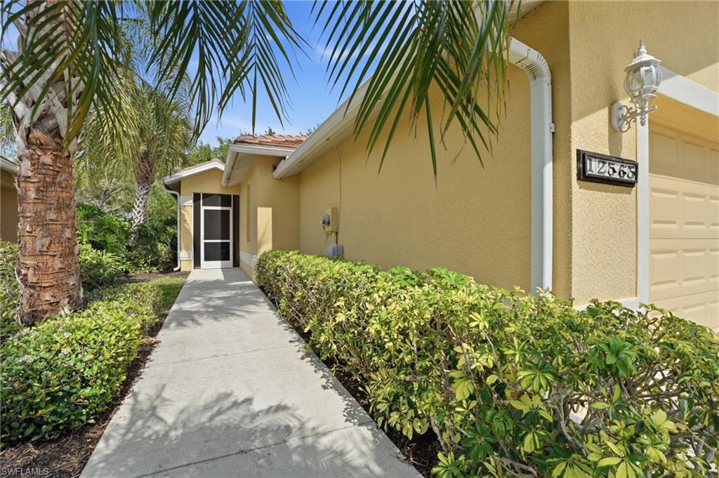 12565 Stone Valley Loop Fort Myers, FL 33913 - Photo 4 of 39