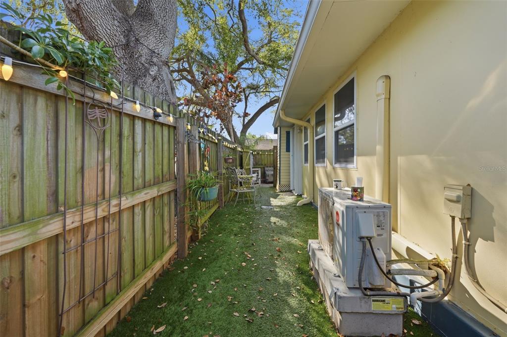 155 6th Street Northeast Largo, FL 33770 - Photo 29 of 32