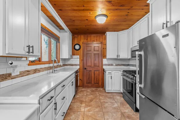 $1,300,000 | N2307 Whispering Pines Road, Waupaca, WI 54981