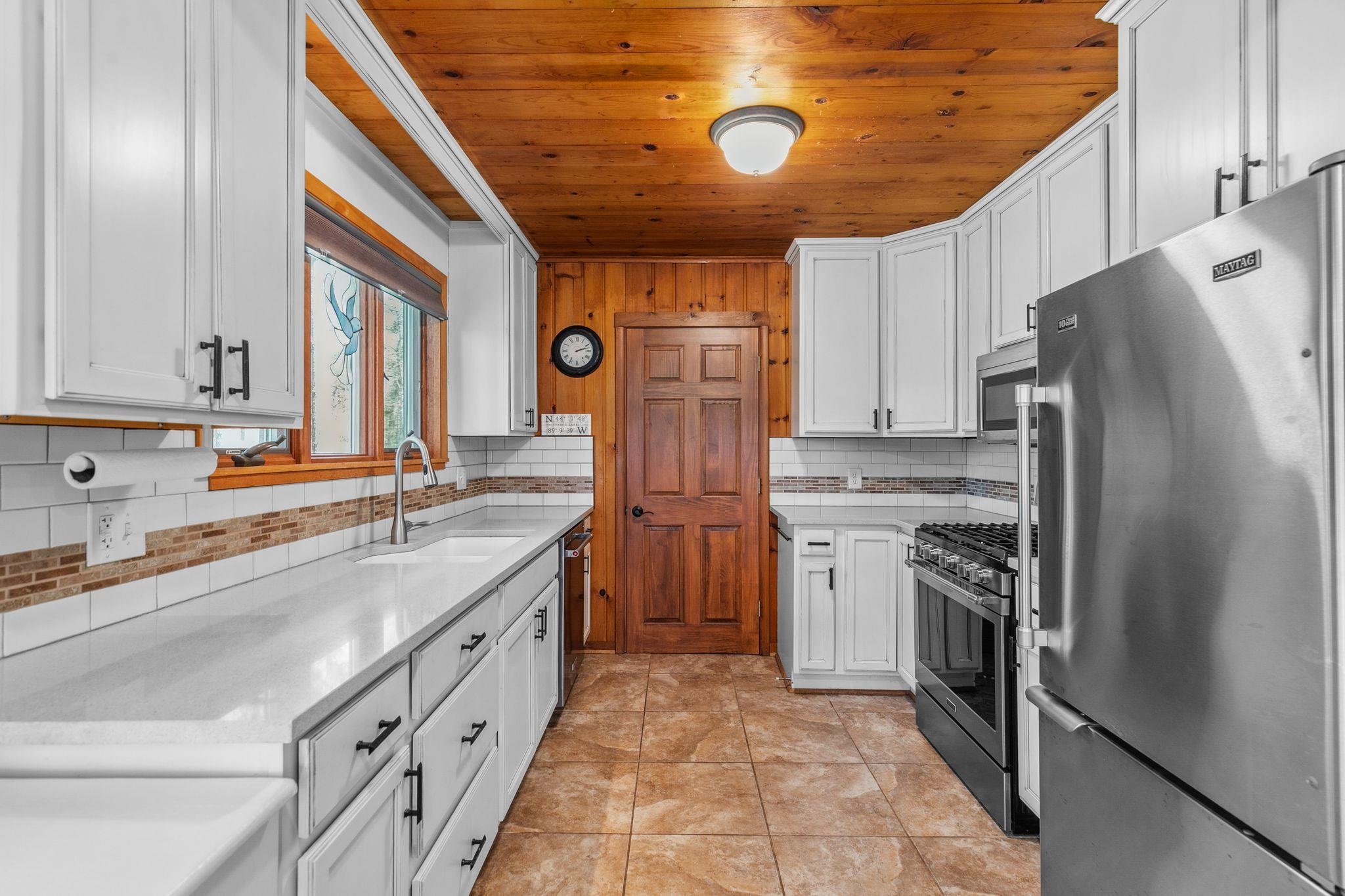 N2307 Whispering Pines Road Waupaca, WI 54981 - Photo 13 of 77