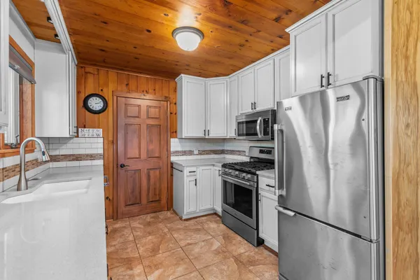 $1,300,000 | N2307 Whispering Pines Road, Waupaca, WI 54981