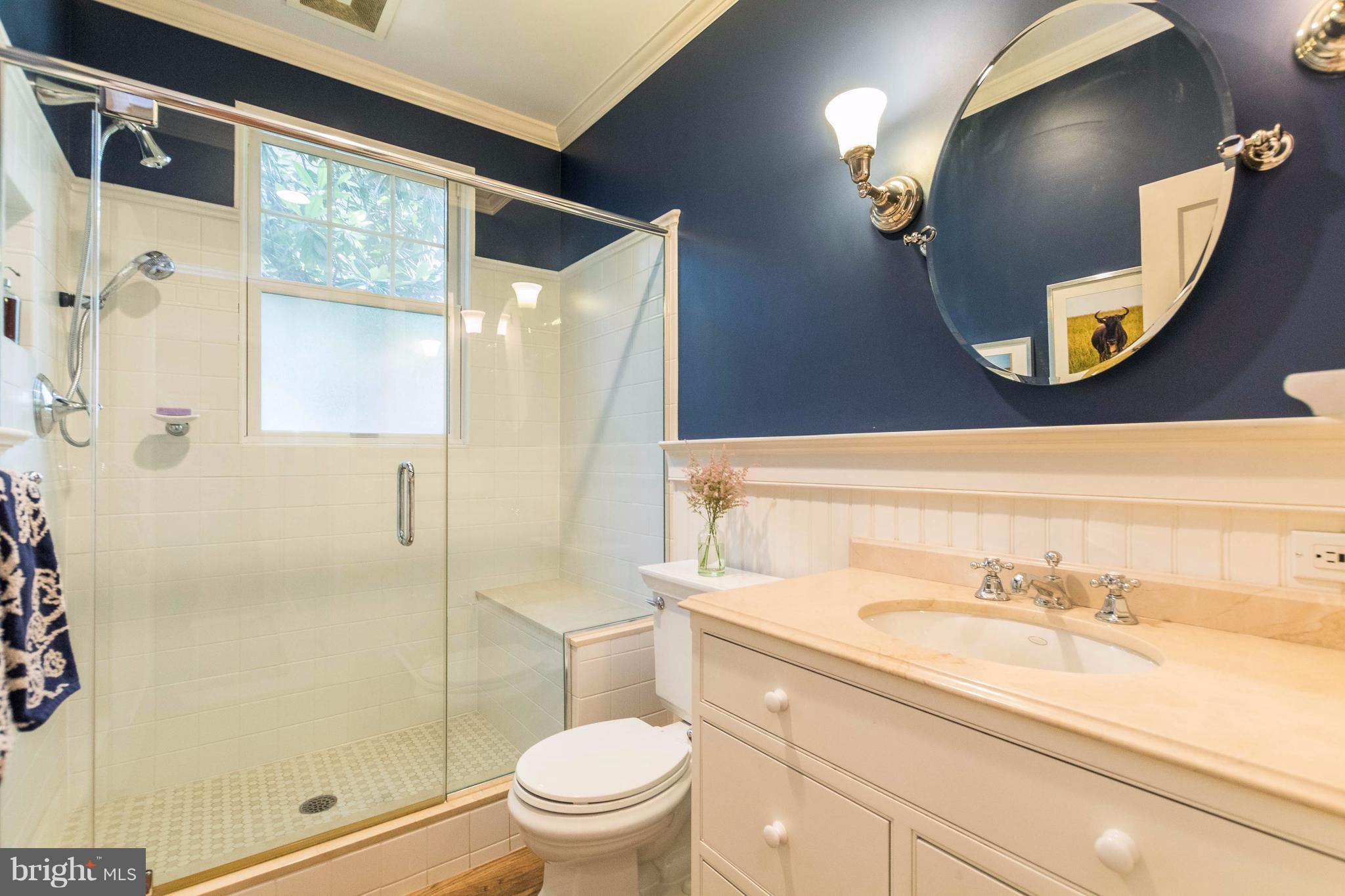 700 Dunkirk Road Baltimore, MD 21212 - Photo 14 of 30 Full bath on main level, next to den/4th bedrm