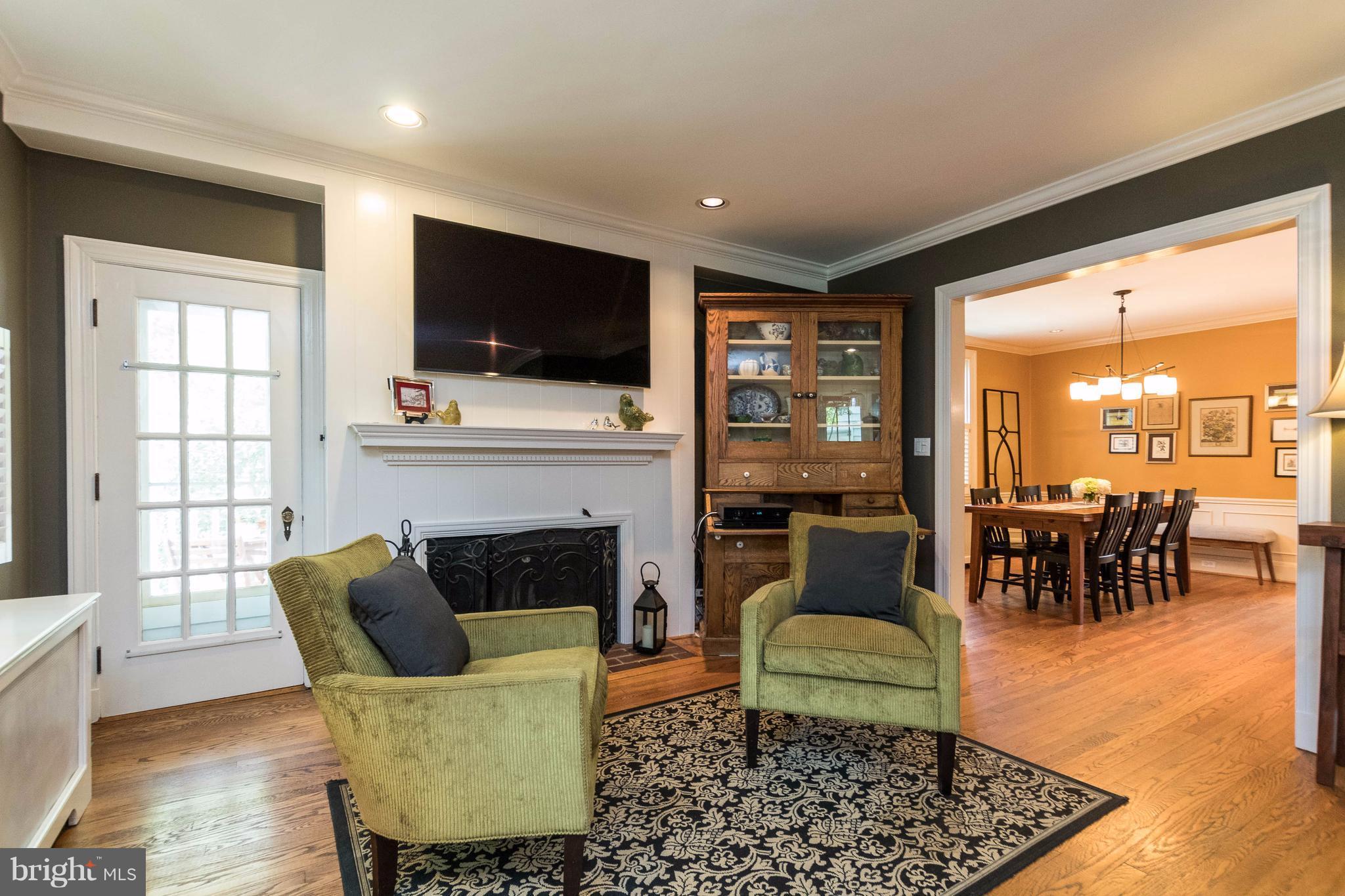 700 Dunkirk Road Baltimore, MD 21212 - Photo 3 of 30 Living Room