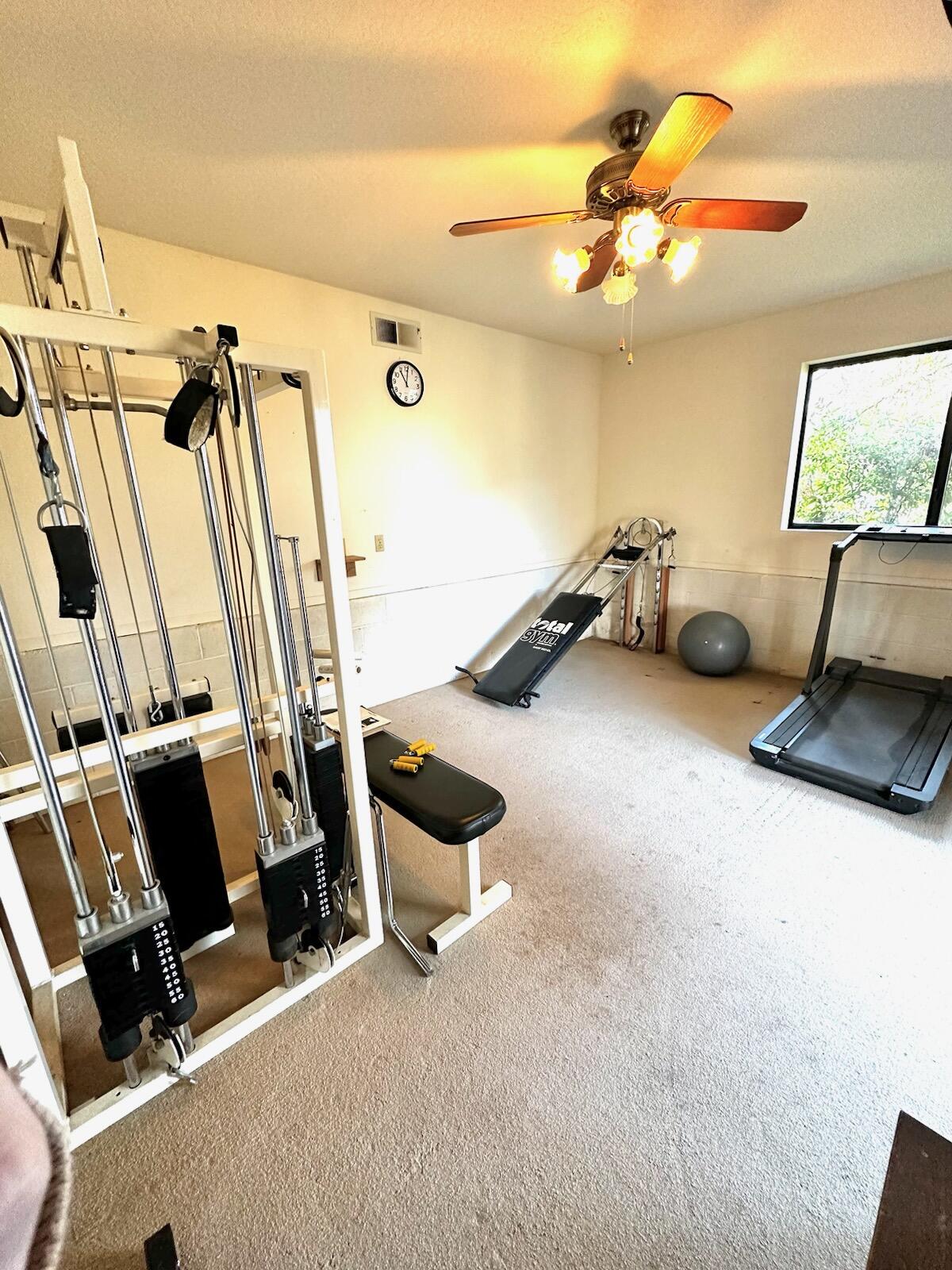 41045 Mynatt Drive Three Rivers, CA 93271 - Photo 46 of 59 weight room