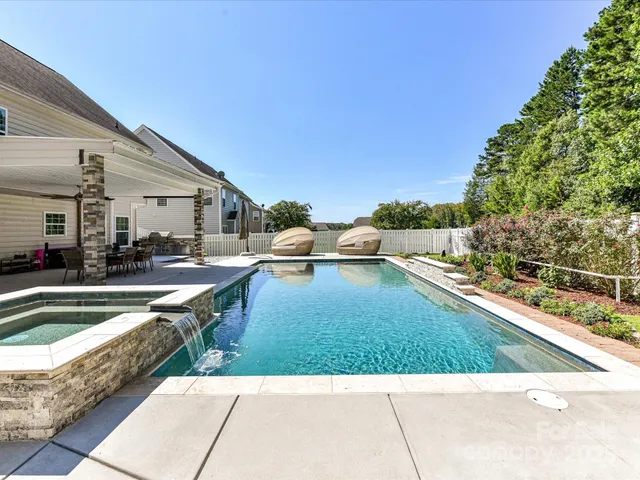 $800,000 | 9890 Travertine Trail, Davidson, NC 28036