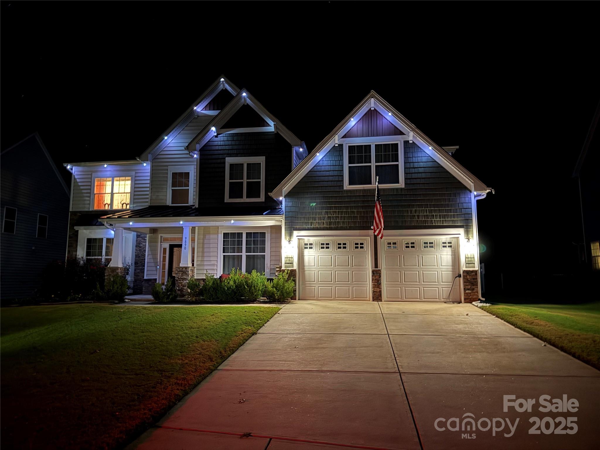 9890 Travertine Trail Davidson, NC 28036 - Photo 43 of 45 a front view of house with yard and green space