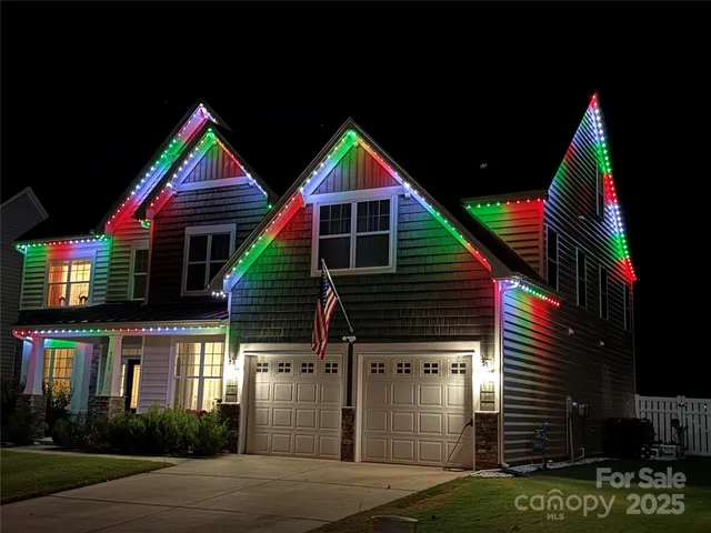 $800,000 | 9890 Travertine Trail, Davidson, NC 28036