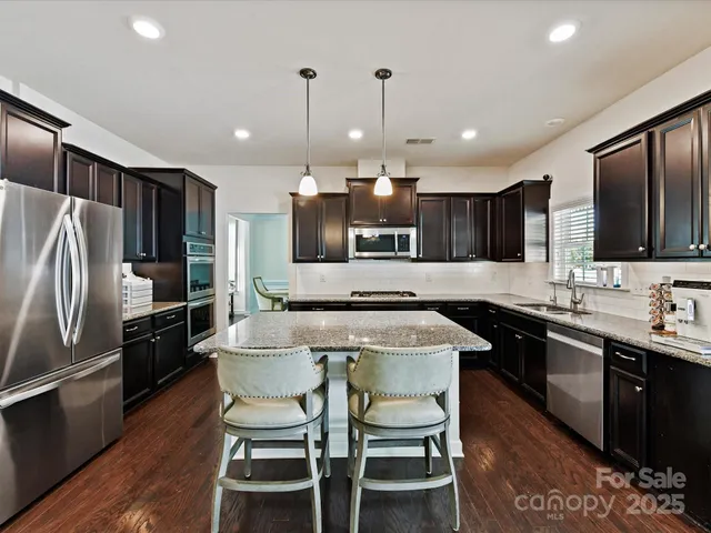 $800,000 | 9890 Travertine Trail, Davidson, NC 28036