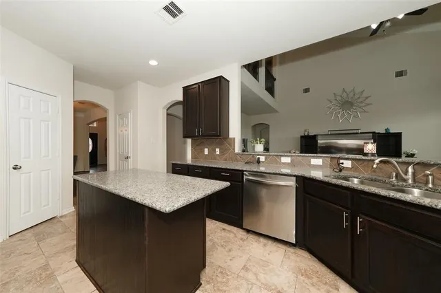 $2,500 | 3314 Tall Sycamore Trail, Katy, TX 77493