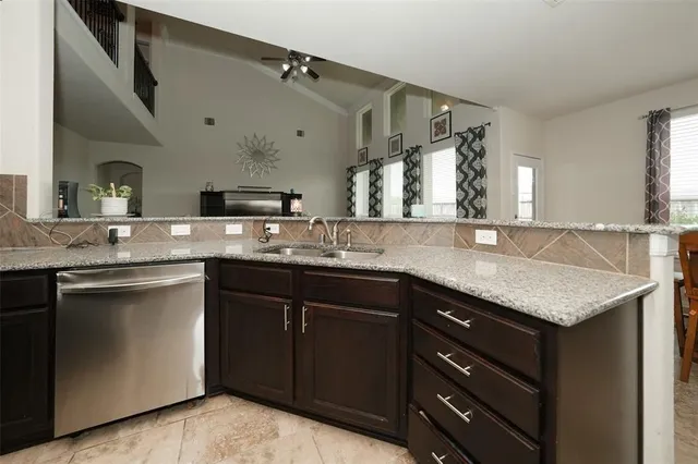 $2,500 | 3314 Tall Sycamore Trail, Katy, TX 77493