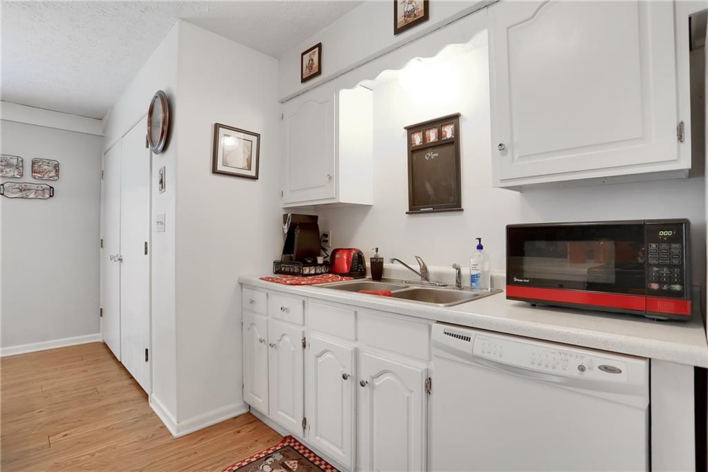 698 Boonesboro Road Greenwood, IN 46142 - Photo 15 of 28 Gallery Image 15