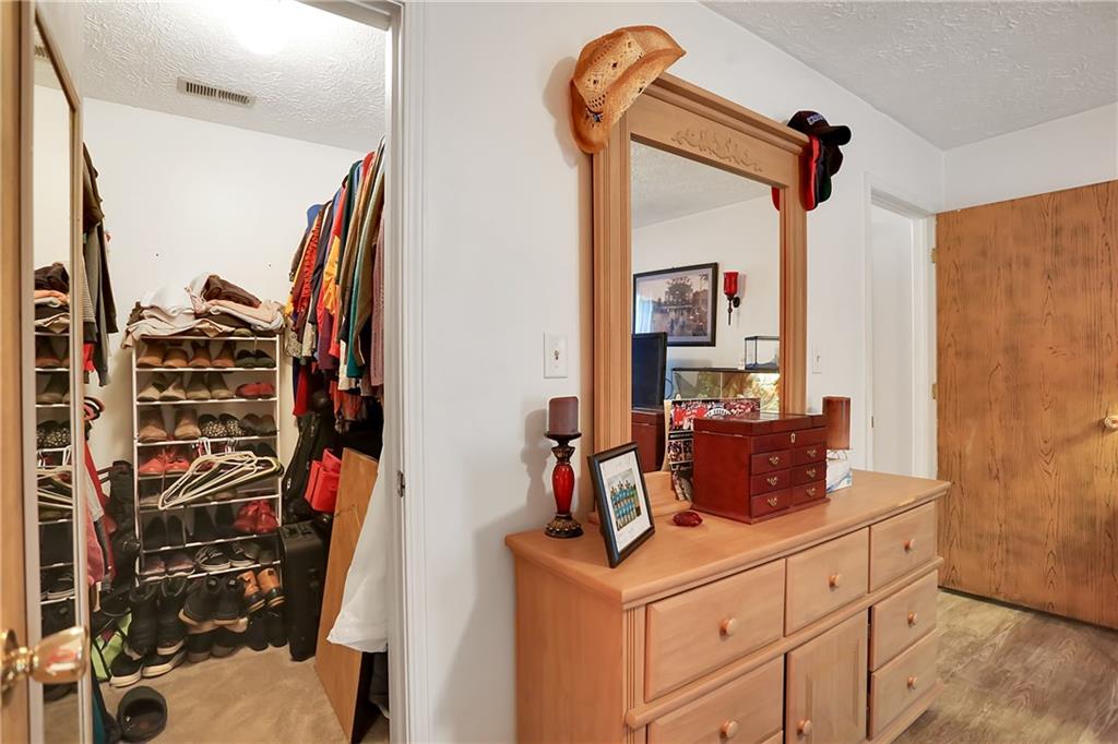 698 Boonesboro Road Greenwood, IN 46142 - Photo 20 of 28 Gallery Image 20