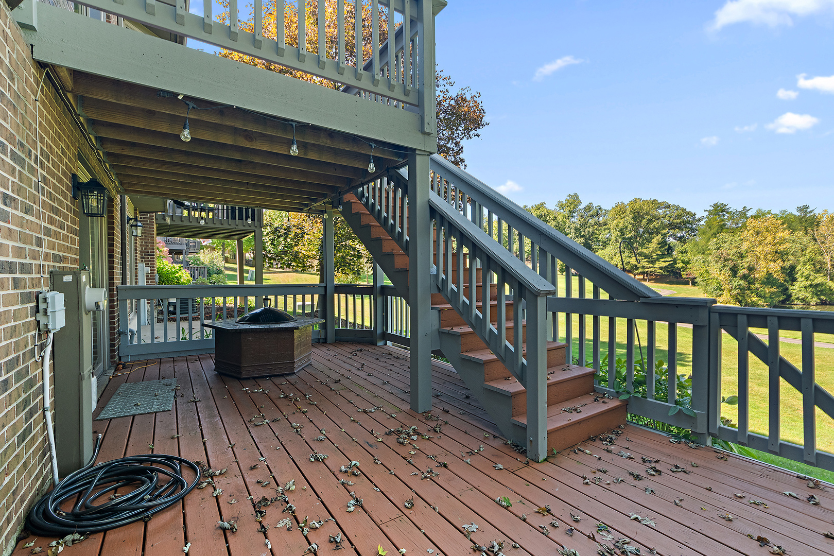 10534 Golf Road Orland Park, IL 60462 - Photo 35 of 54 a view of a balcony with furniture
