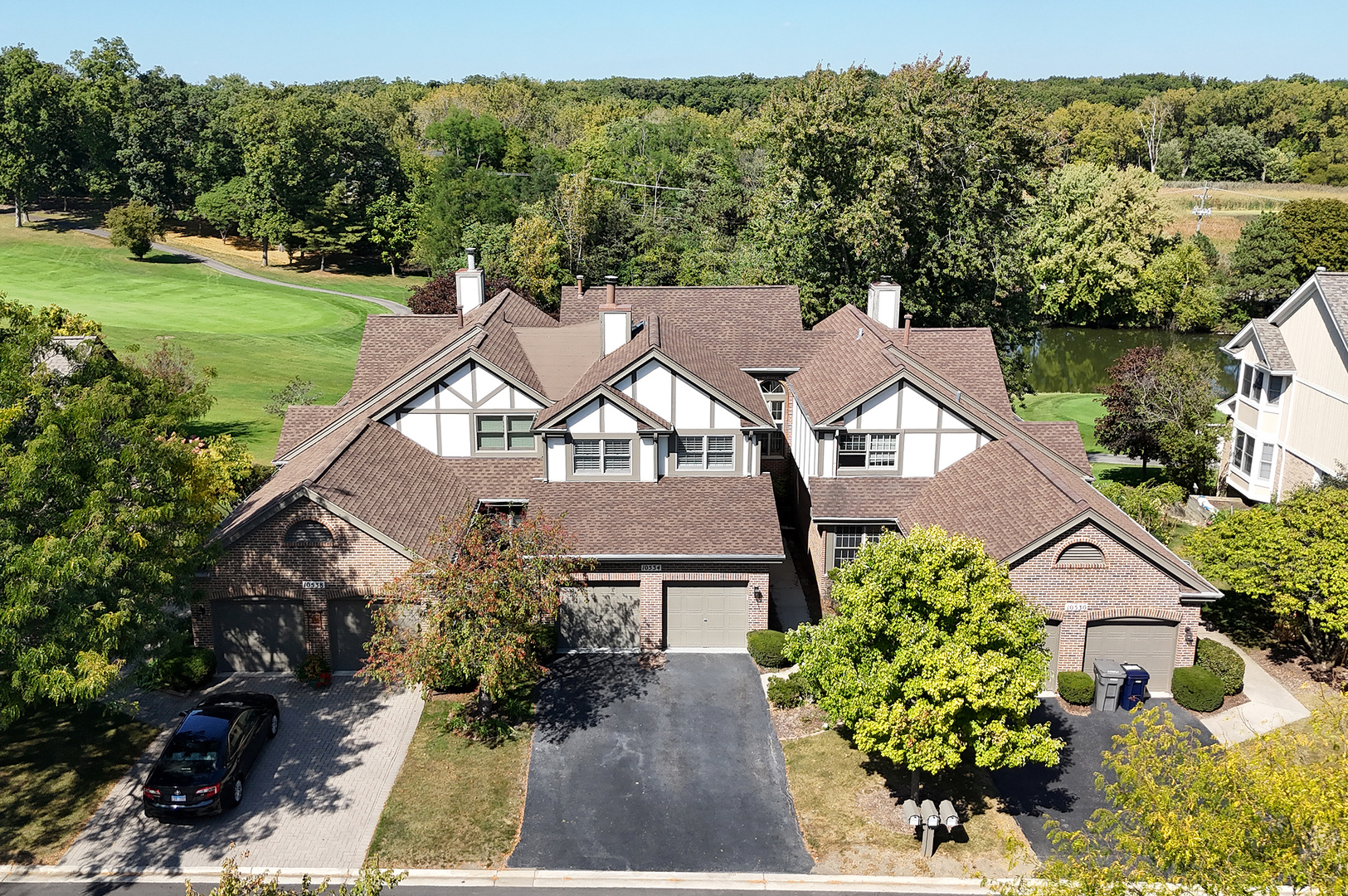 10534 Golf Road Orland Park, IL 60462 - Photo 40 of 54 an aerial view of a house with a yard