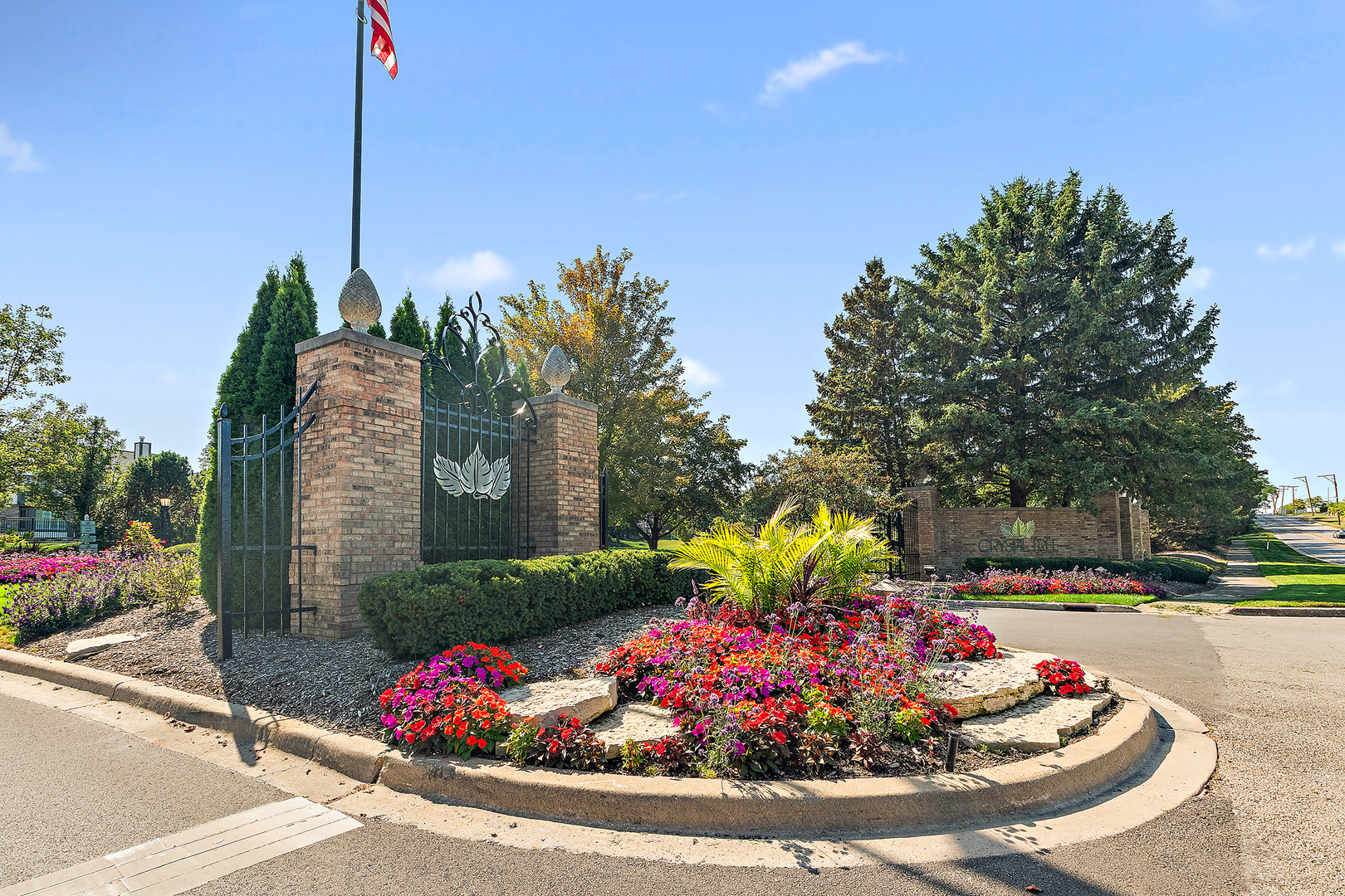 10534 Golf Road Orland Park, IL 60462 - Photo 42 of 54 a view of a bird bath